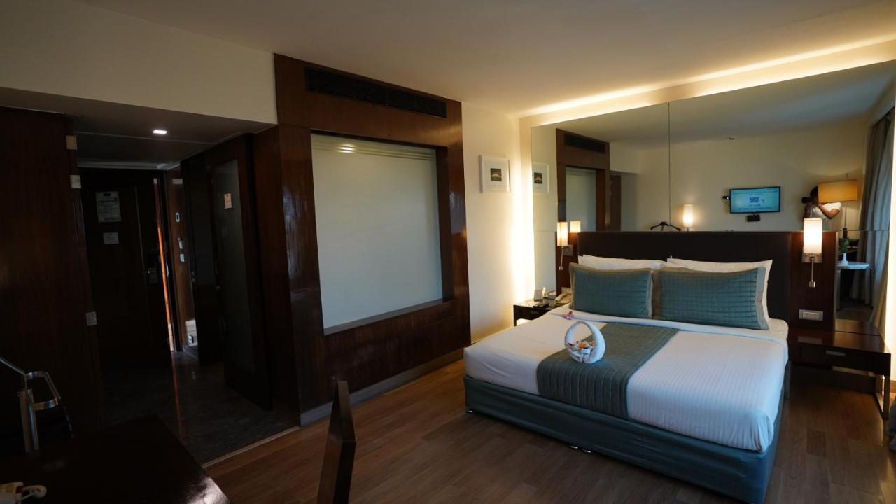 St Laurn Koregaon Park Pune Exterior foto